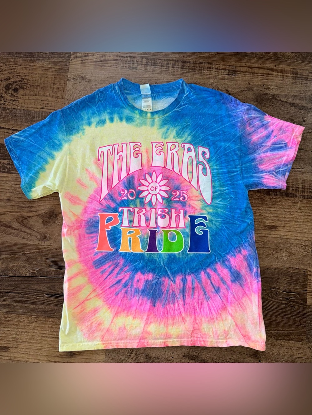The Eras Of Trish Tour Pride Rainbow Large Shirt T-shirt Trisha Paytas Rare